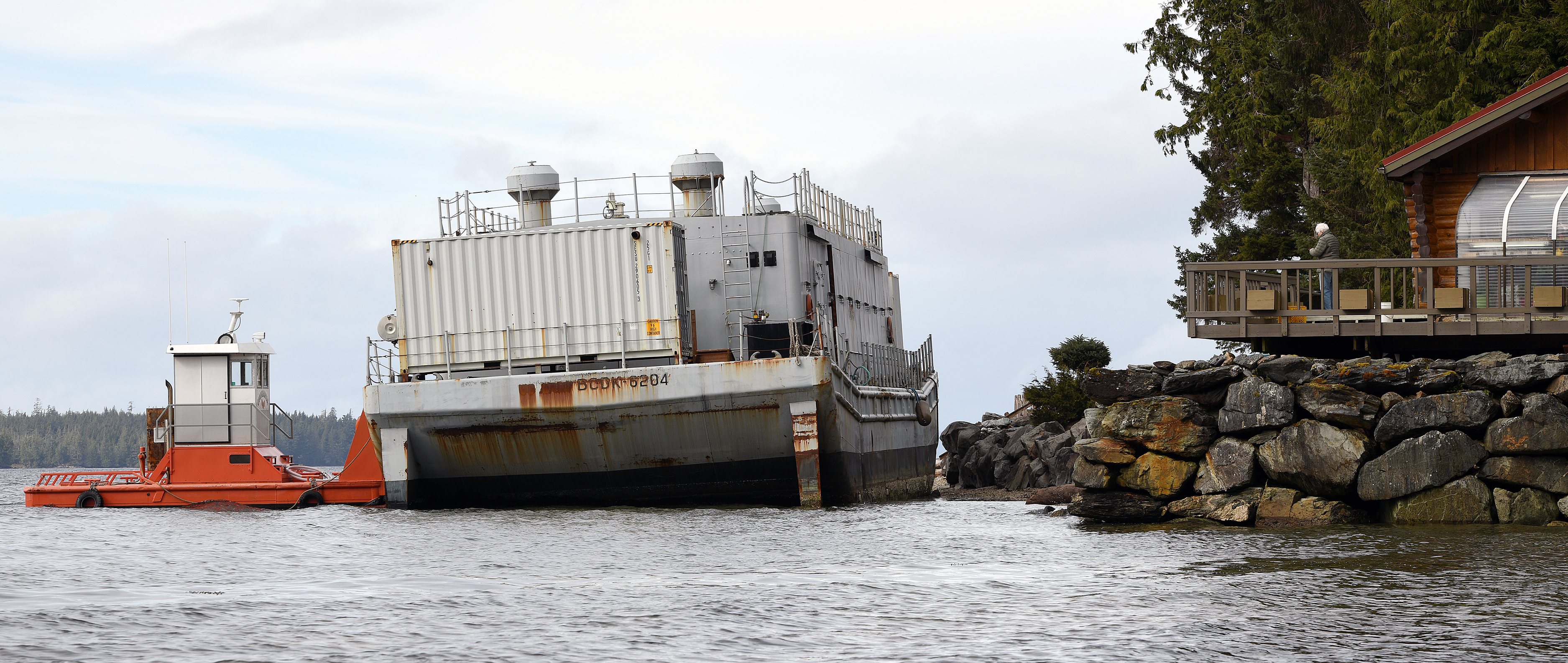Barge refloat 033022 06